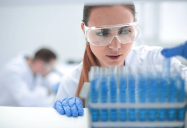 up.Scientist flakon ile kapatmak