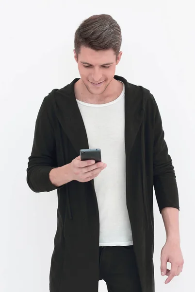 Jóképű srác, reading Sms, smartphone — Stock Fotó