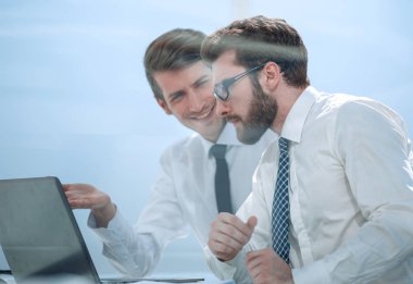 up.Business yakın kişi tartışmak online bilgi