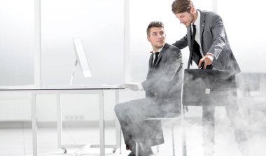 Yangının başlangıcı sırasında iki iş adamları