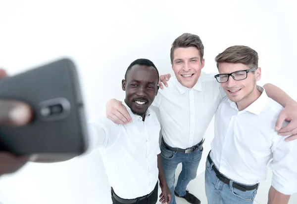 Stäng up.friendly personalen att ta selfies — Stockfoto