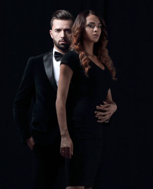 kucakladı zarif çift tutan eller ve kameraya bak