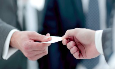 Kartvizit ortağına teslim işadamı.