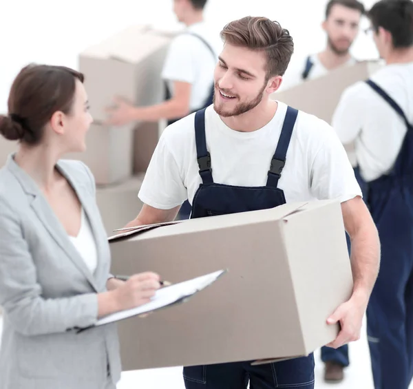 Manager e traslocatori isolati su sfondo bianco . — Foto Stock