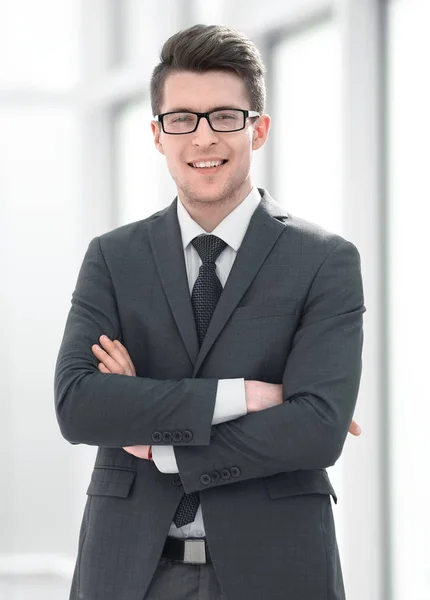 Retrato de un joven empresario exitoso — Foto de Stock