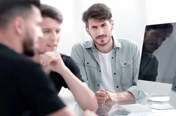 Beautiful business people are using computers while working in office — Stock Photo, Image