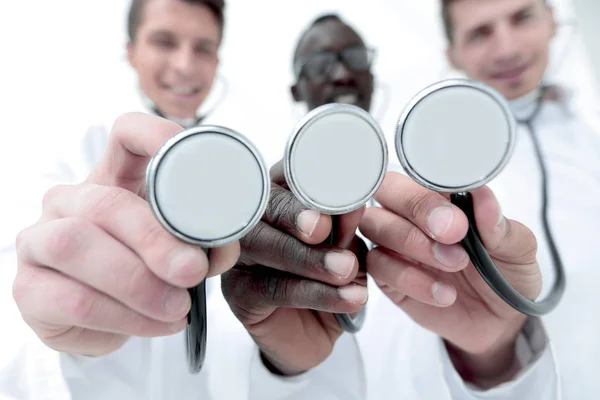 Close up.group de médicos con estetoscopios — Foto de Stock