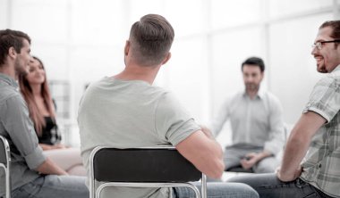 geçerli görevleri tartışırken iş takım