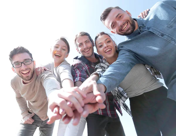 Equipo creativo, con las manos juntas —  Fotos de Stock