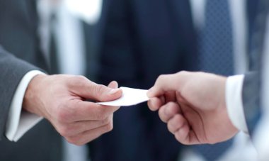 Kartvizit ortağına teslim işadamı.