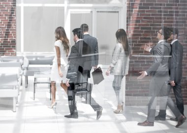 çalışanların iş toplantı başlatma.