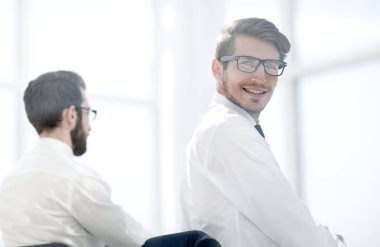 İşyerinde arka view.employees.