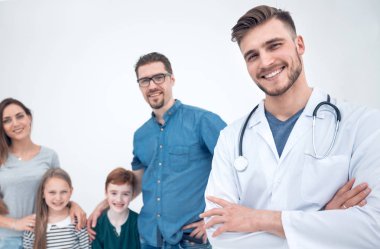 gülümseyen aile doktor ve hastaları