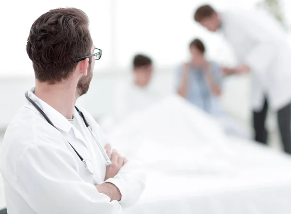 Blurred image of a patient in critical condition — Stock Photo, Image