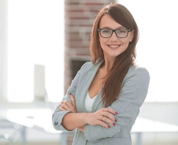 Erfolgreiche Geschäftsfrau im Büro — Stockfoto