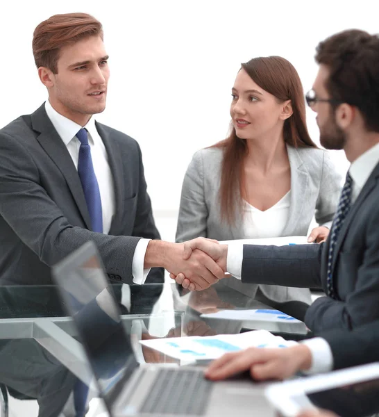Handshake finančních partnerů — Stock fotografie