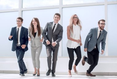 tam growth.young iş takım birlikte yürüme.