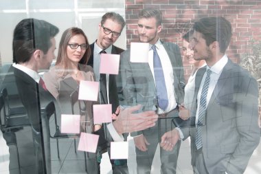 Şef office camına çıkartmalar işaret