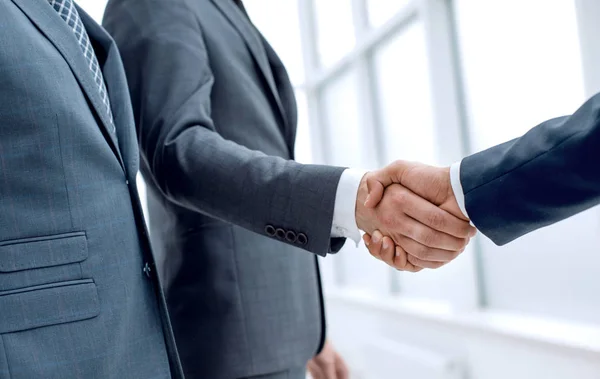 Close up.handshake parceiros de negócios. — Fotografia de Stock