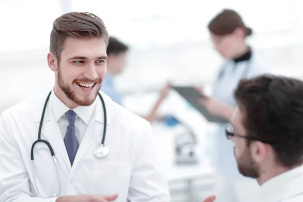 Médico e pessoal de laboratório  . — Fotografia de Stock