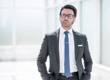 office arka planda güzel iş adamı