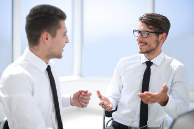 Modern bir ofis çalışma sürecinde