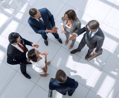 üstten görünüm. önemli konu tartışmaya çalışanlar