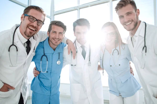 Imagem de uma equipa jovem ou grupo de médicos — Fotografia de Stock