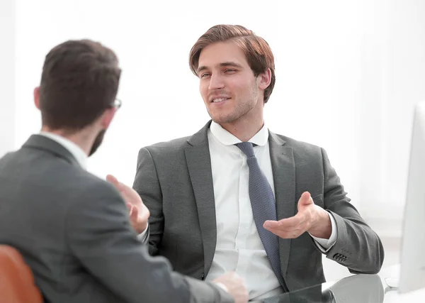 Young business partners shake hands — Stock Photo, Image