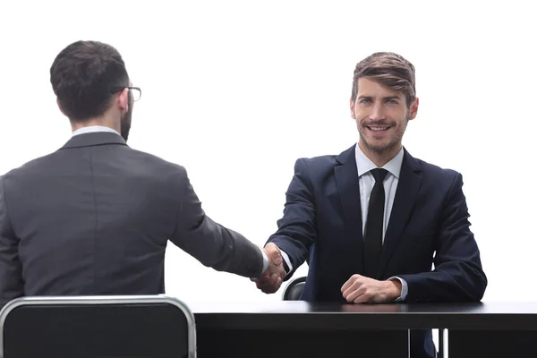 Handshake pessoas de negócios sentados à mesa — Fotografia de Stock