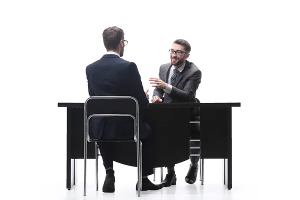 两个商人讨论商业事务。隔离在白色 — 图库照片