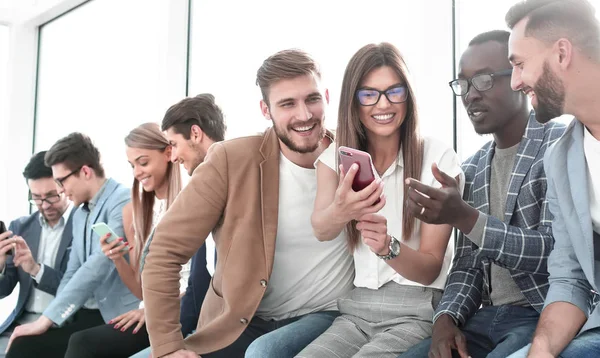 Group of young people discussing new information — Stock Photo, Image