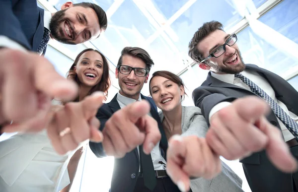 Da vicino.business team che ti indica — Foto Stock