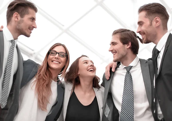 Grupo feliz de colegas de escritório — Fotografia de Stock