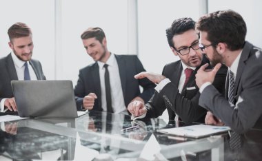 Yeni contrac şartları tartışırken iş adamları