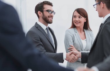 partnership.business el sıkışması kavramı