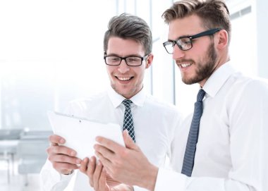 yakın up.employees dijital tablet mesajı oku