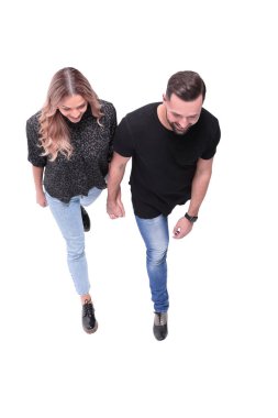 Üst Manzara. Birlikte yürüyen şık genç çift.