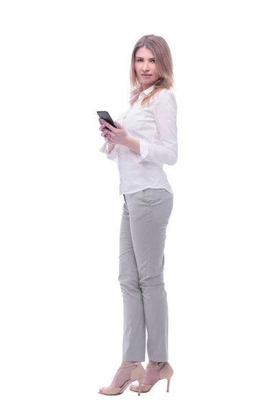 Usmívající se obchodní žena, která čte e-mail na telefonu. izolovaný na bílém — Stock fotografie