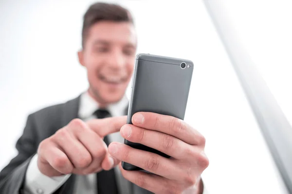 Businessman reading a text message — Stock Photo, Image