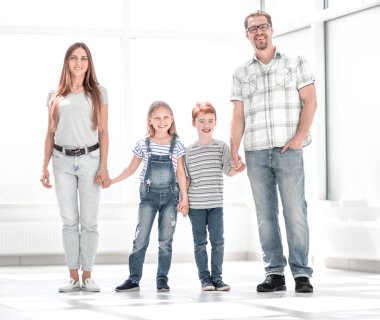 Yeni bir daire modern aile ayakta