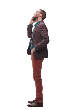 yan görünüm. gülümseyen adam onun akıllı telefon konuşuyor