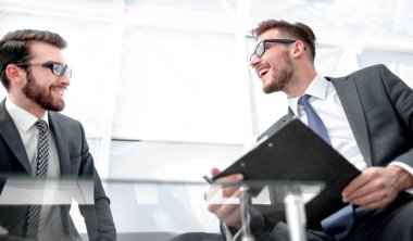 alt view.business ortaklar müzakere masasına bir diyalog başlattık