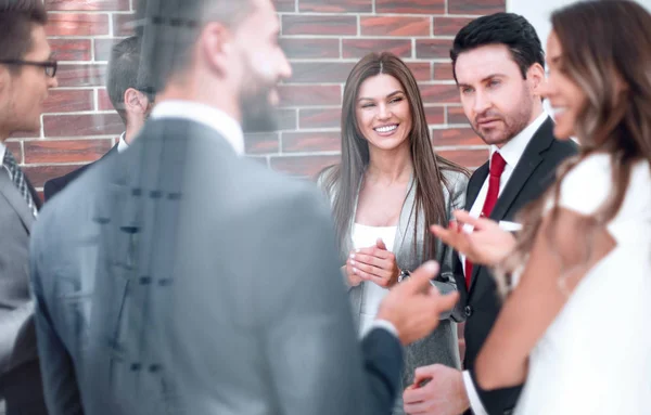 Team di lavoro sta discutendo nuove opportunità — Foto Stock