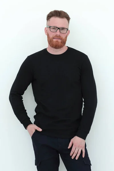 Homem bonito um homem de camisola preta. isolado em branco — Fotografia de Stock