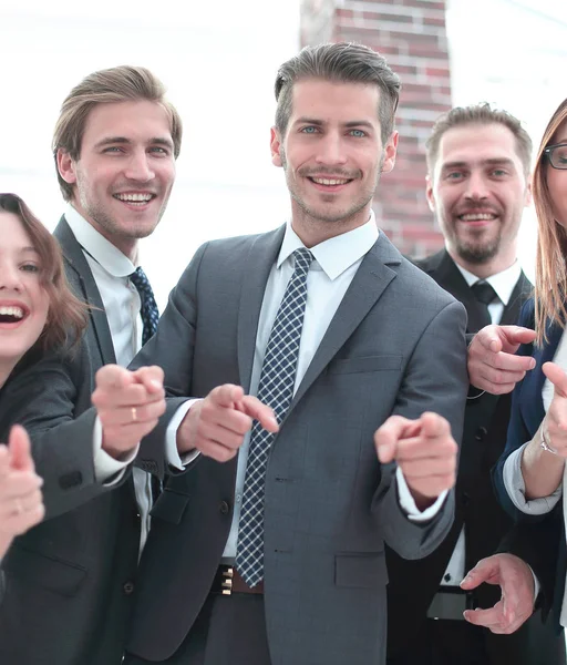 Concepto de trabajo en equipo: grupo de manos juntas crossatur . — Foto de Stock