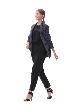 kendine güvenen genç iş kadını öne çıkıyor. beyaz arka plan üzerinde izole