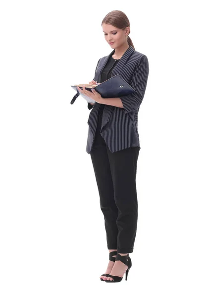 Una mujer de negocios seria leyendo un documento de negocios. aislado en blanco — Foto de Stock