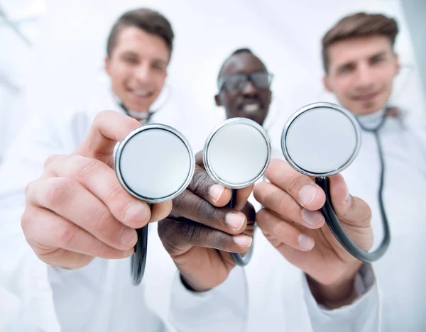 Nära up.group läkare med stetoskop — Stockfoto