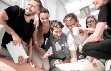 Genç iş adamları yeni fırsatları tartışıyor